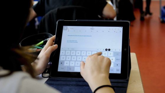 Informatique à l’école : 12880 tablettes distribuées en 2019