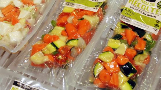 Face à la cherté des légumes: tomates en conserve et surgelés se vendent comme des petits pains