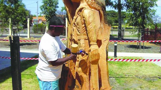 Sculpture: Lewis Dick à la conquête du Népal