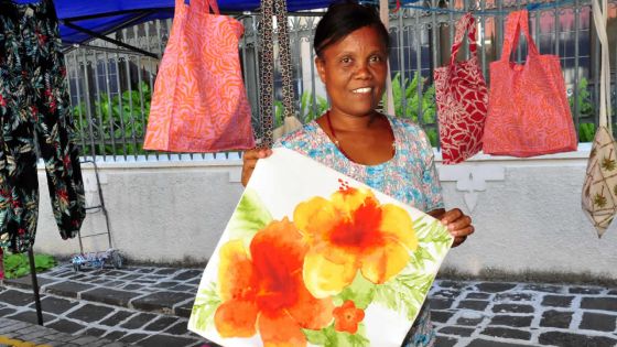Rosa Thomas, fabricante de sacs réutilisables: «L’interdiction des sacs en plastique a doublé mon chiffre d’affaires»