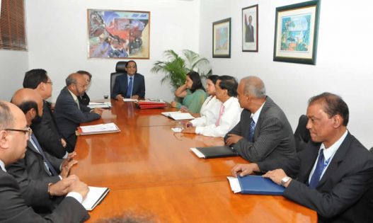 Vishnu Lutchmeenaraidoo reprend le travail