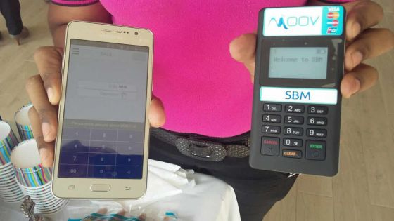 Nouveau service: un lecteur de carte de paiement connecté au smartphone