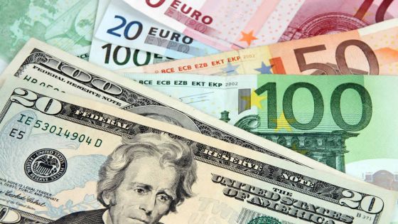 Devises: l’économie respire grâce à un euro fort et un dollar faible