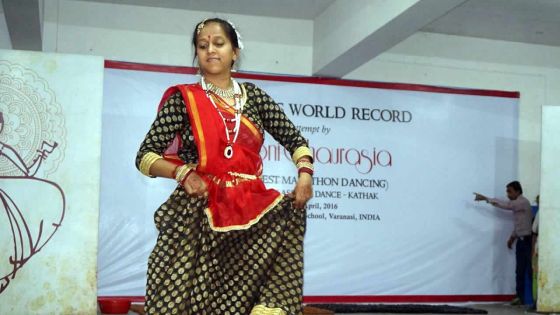 En dansant pendant 124 heures: Soni Chaurasia dans le Guinness Book of World Records