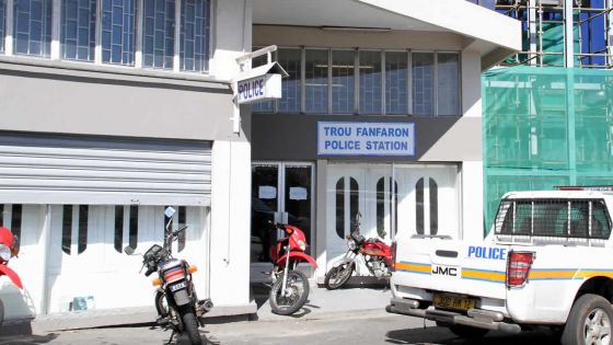 Au poste de police de Trou-Fanfaron : une femme porte plainte contre un chauffeur d’autobus pour gestes obscènes