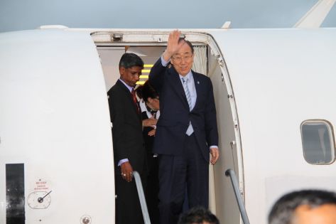 Ban Ki-moon foule le sol mauricien