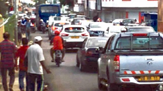 Circulation routière - Embouteillage dans le Nord de Port-Louis: une solution réclamée