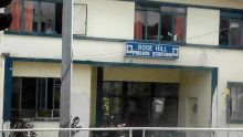 Il s’évade du poste de police de Rose-Hill: le fugitif est arrêté sur le toit d’un bâtiment