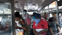 Vu sur Facebook : autobus bondé, les masques de sortie