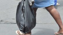 Interdiction de produits en plastique : des sacs contrefaits sur le marché