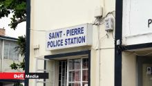 St-Pierre : un poids lourd se renverse et fait deux blessés