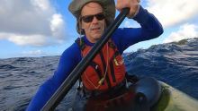 Kevin Bonfield fait le tour de l’île en kayak en six jours