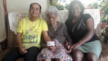 Grâce à l’équipe mobile du bureau de l’état civil : Bidouce, 107 ans, obtient enfin sa carte d’identité
