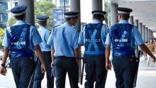 Réponse parlementaire: 183 policiers suspendus touchent leurs salaires et certains font d’autres boulots