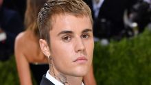 Justin Bieber souffre d'une paralysie au visage, annule plusieurs dates de tournée