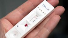 Covid-19 et auto-isolement : la vente des ‘Rapid Test Kits’ explose dans les pharmacies