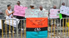 Manif du Groupe Réfugiés Chagos devant l’ambassade britannique 