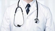 Salles spécialisées dans les hôpitaux régionaux : le personnel médical et paramédical en action