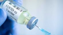 Covid: une quatrième dose de vaccin proposée aux plus vulnérables en Angleterre