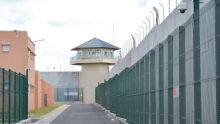 Caméras intelligentes et zone tampon : la sécurité rehaussée dans toutes les prisons du pays