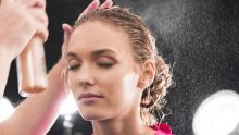 Le shampoing sec : le SOS beauté des cheveux gras