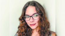 Humairaa Mosaheb, consultante en marketing durable : «Plus de 60 % des vêtements contiennent du plastique»