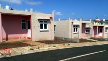Frais pour le Building and Land Use Permit : tarif uniforme de Rs 10 le mètre carré pour les maisons NHDC