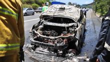 Montagne-Ory : une voiture ravagée par le feu