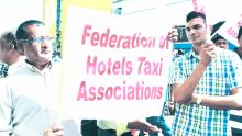 À une réunion au ministère du Tourisme : la Federation of Hotels Taxi Associations fait un walk-out