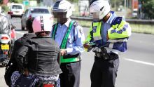 Port de gilets réfléchissants : zéro tolérance des policiers envers les motocyclistes le soir