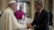 À Rome : Xavier-Luc Duval rencontre le pape François 