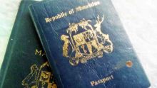 Interdit de voyager depuis 2002 : un Chagossien parvient à récupérer son passeport 