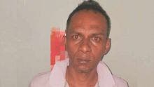 Sa carte bancaire volée et son compte vidé - Devi, 62 ans : «Aidez-moi à sortir mon fils de l’enfer de la drogue» 