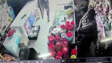 Saint-Pierre : une boutiquière attaquée dans son commerce par deux voyous