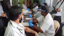 Coup d’envoi de la campagne de vaccination anti-Covid-19, en direct de l’hôpital Victoria
