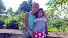 Une mère et sa fille de 3 ans ne peuvent rentrer au pays : elles n’ont pas les moyens de payer la quarantaine