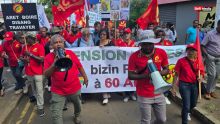 [En images] Marche pacifique contre la réforme des pensions ce samedi