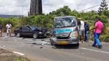 Wooton : collision entre une voiture et un van 