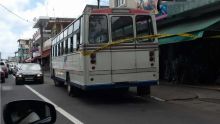 Bel-Air : il exhibe son sexe et provoque un accident ; le bus bloque toujours la circulation