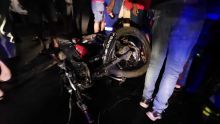 Un mort et trois blessés : deux motocyclettes se collisionnent et prennent feu à Résidence Richelieu 