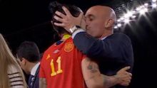 Baiser forcé à une footballeuse espagnole : un geste inacceptable et des excuses insuffisantes, selon le PM espagnol