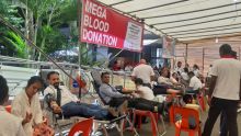 Mega Blood Donation : 600 pintes de sang récoltées à 11 heures