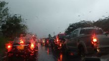 Avis de fortes pluies : automobilistes, prenez votre mal en patience ! 