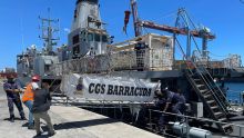 Covid-19 : Le CGS Barracuda achemine sept réservoirs d’oxygène de la Réunion à Maurice