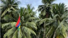 Expédition aux Chagos : le drapeau mauricien hissé sur Peros Banhos