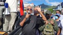 Port-Louis : en direct le «rallye de protestation» de la Plateforme contre l’augmentation du prix des carburants