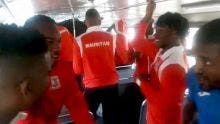 JIOI 2019 - Football : le Club M débarque à l'hôtel dans une bonne ambiance à deux jours de son match contre les Seychelles