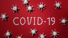 COVID-19 : le variant «Nimbus» provoque une gorge en feu façon lame de rasoir