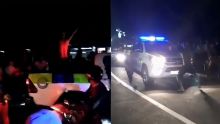 Grand-Baie : il danse torse nu devant un véhicule de la police avant de monter sur le caisson