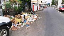 Cassis : des déchets en pleine rue